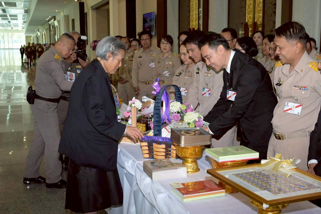 “พนาพัฒน์ เฮลแคร์” ร่วมเฝ้าทูลละอองพระบาทรับเสด็จ  สมเด็จพระกนิษฐาธิราชเจ้า กรมสมเด็จพระเทพรัตนราชสุดาฯ  สยามบรมราชกุมารี ในงานประชุมวิชาการ  “13 ปี พระเมตตา สร้างป่า สร้างรายได้ สร้างถิ่นไทยให้เข้มแข็ง”